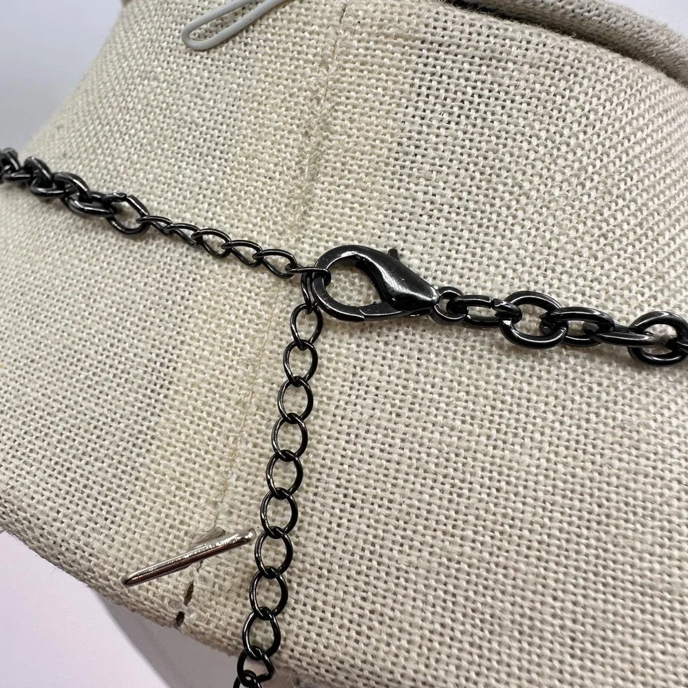 Vintage Gunmetal Tone Black Faceted Acrylic‎ Mesh Pillow Station Collar Necklace